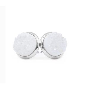 New $40 MSRP Kinsley Armelle Silver Pearl Quartz Stud Earrings